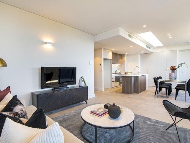 Top Floor Luxury in Mera Cammeray