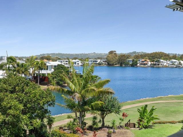 Top Floor Luxury with Gorgeous Water Views