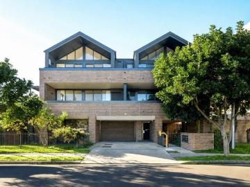 Top Floor Luxury with Nothing Left to Compromise