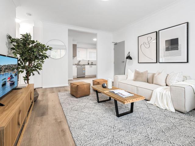 DEPOSIT TAKEN – Top Floor Modern Two Bedroom Apartment In Superb Location