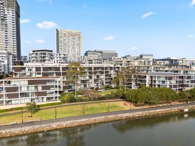 Top Floor North East Excellence in a Prestigious Mirvac Address