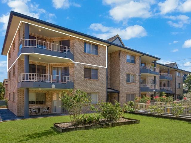 Top Floor North Facing Apartment With Space, Light & Value