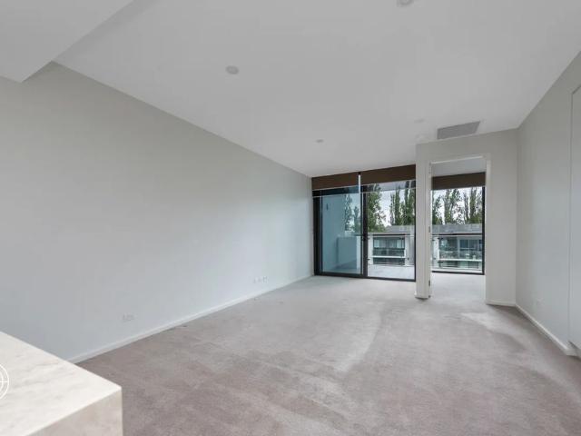 Top Floor North Facing Apartment Living in the Heart of Griffith