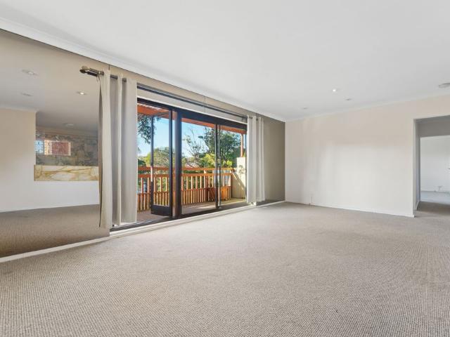 Top Floor North Facing Apartment Offers Easy Level Access, On Title Parking & Peaceful Convenience in the Heart of Double Bay