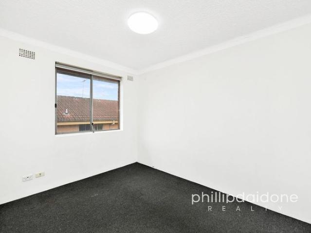 TOP FLOOR. NEAT AND CONVENIENT