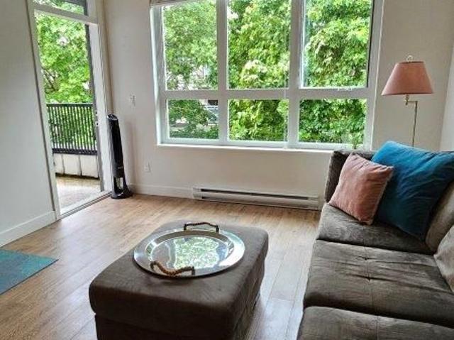 Top Floor South Pointe Walk 1 Bedroom, Flex Area 1 Full Bathroom