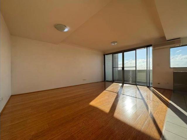 Top floor split level 2 bedroom for lease