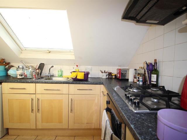Top Floor Studio, Forest Drive West, Leytonstone E11, Studio to rent, £1,250 pcm | PrimeLocation