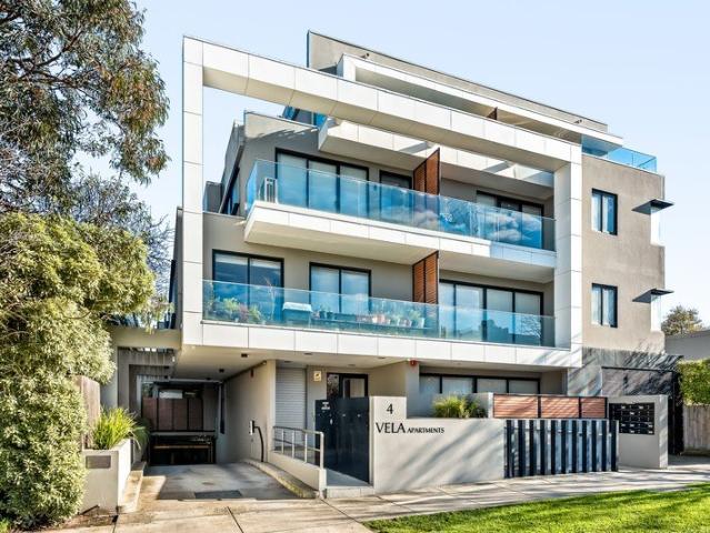 Top Floor, Sweeping Views