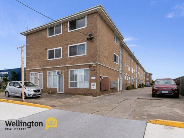 Top Floor Position, Central Convenience