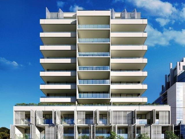 TOP FLOOR PANORAMIC VIEWS OF CBD SKYLINE
