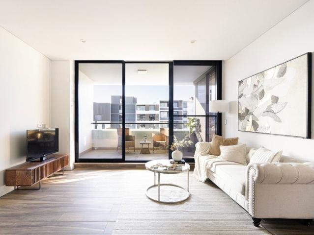Top Floor | Peaceful Setting | Bedrooms on Opposite Sides