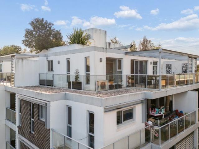 Top Floor Penthouse | Expansive 138sqm Corner Residence with Olympic Park Views