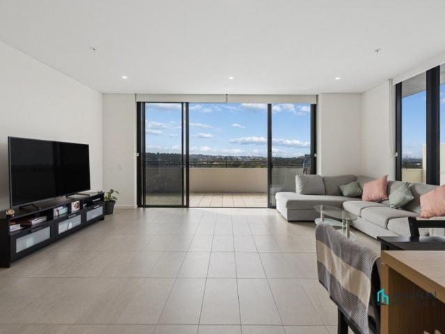 Top Floor Penthouse with Expansive Entertainer's Terrace & Sweeping Views