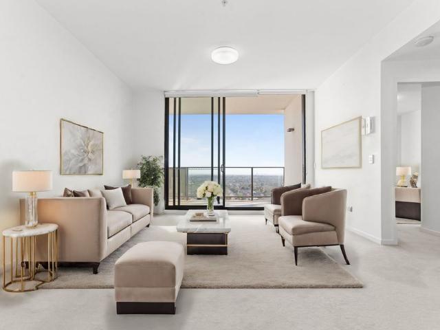 Top Floor Retreat with Stunning Elevated City & District Views