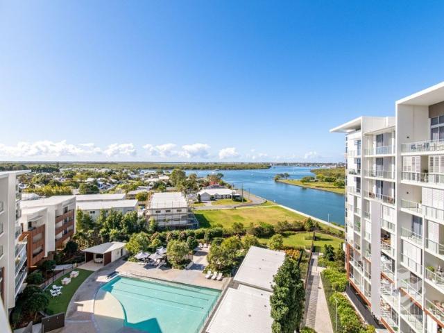 Top Floor Waterfront Apartment with Coomera River & Broadwater Views | 3 Bed | 2 Bath | 2 Side by Side Car Spaces