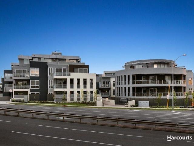 Top Floor with Stunning City Views