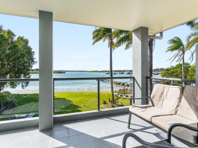 Top Floor, Top Views, Top Opportunity!