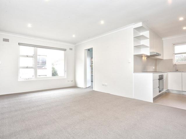 Top Floor Three Bedroom Apartment