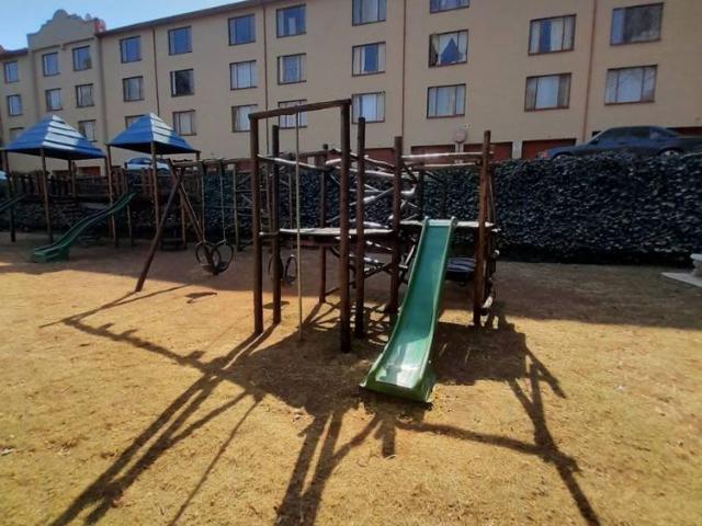 Top floor two bedroom apartment for rent in Heldekruin