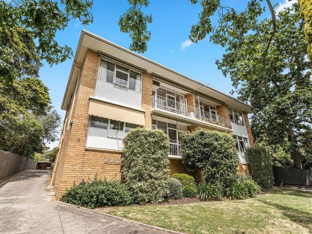 Top Floor Two Bedroom Apartment in the Heart of Surrey Hills