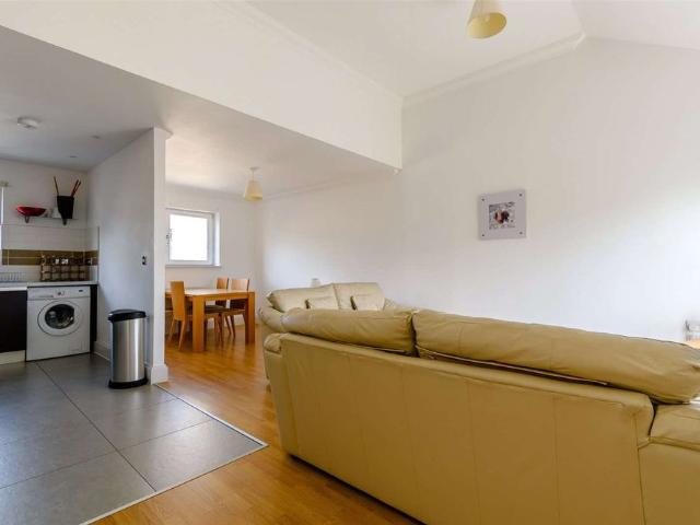 Top floor two bedroom apartment