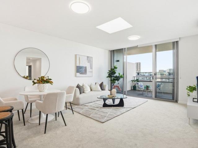 Top Floor Two Bedroom with Water Views Apartment By Alora