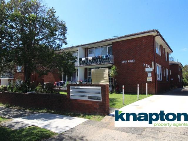 TOP FLOOR TWO BEDROOM UNIT