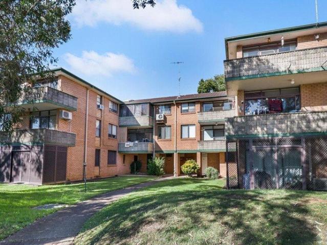 TOP FLOOR UNIT