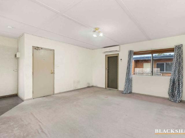 TOP FLOOR UNIT