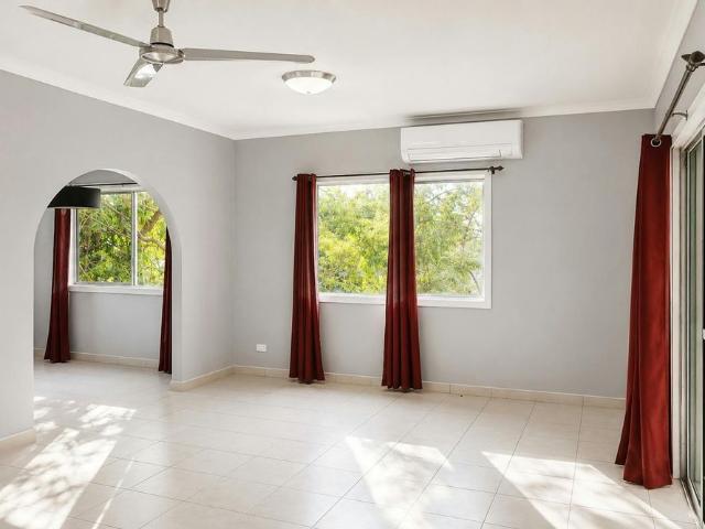 TOP FLOOR UNIT WITH POWER USAGE INCLUDED IN WEEKLY RENT