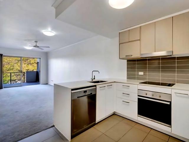 Top Floor Unit with Riverviews Thuringowa Central