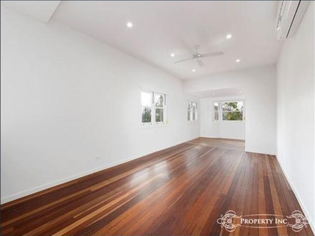 Top Floor Unit As Big As a House!