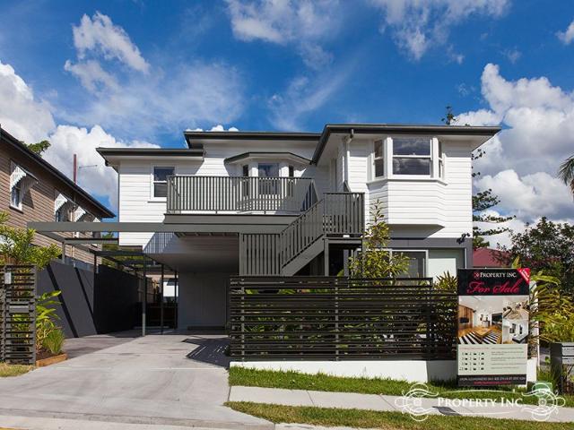 Top Floor Unit As Big As a House!