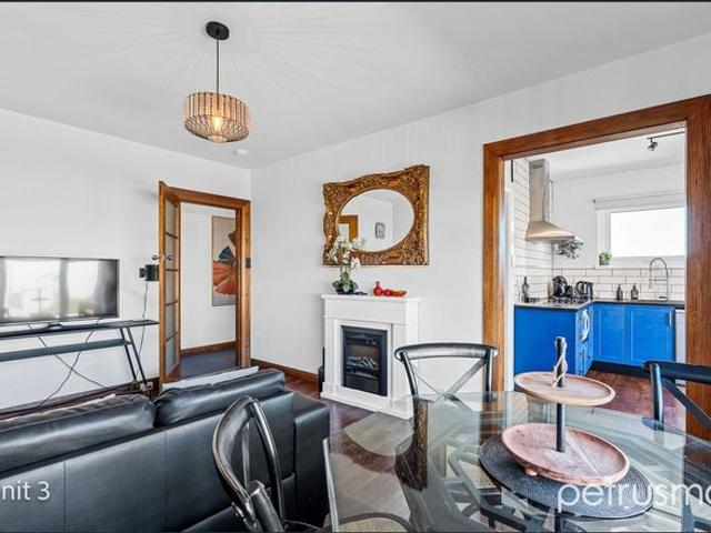 Top floor unit Great location