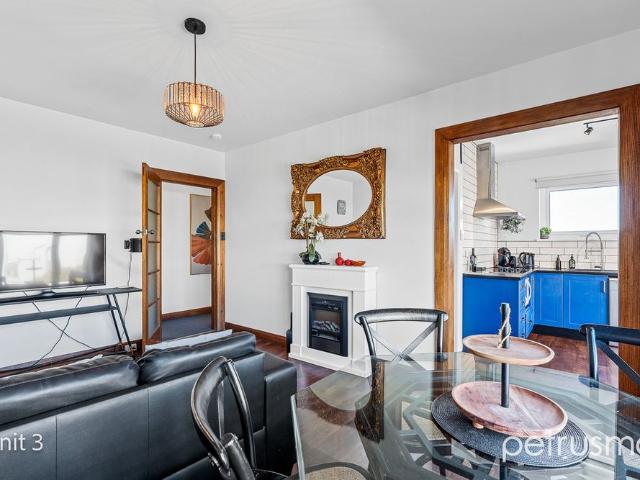 Top floor unit – Great location