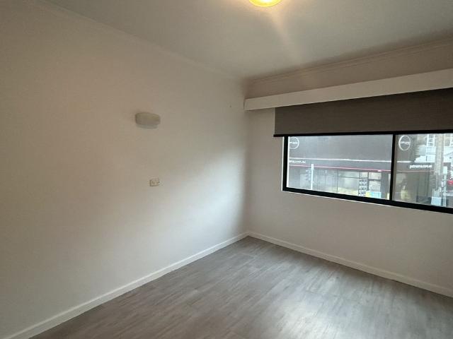 Top floor unit – Great location
