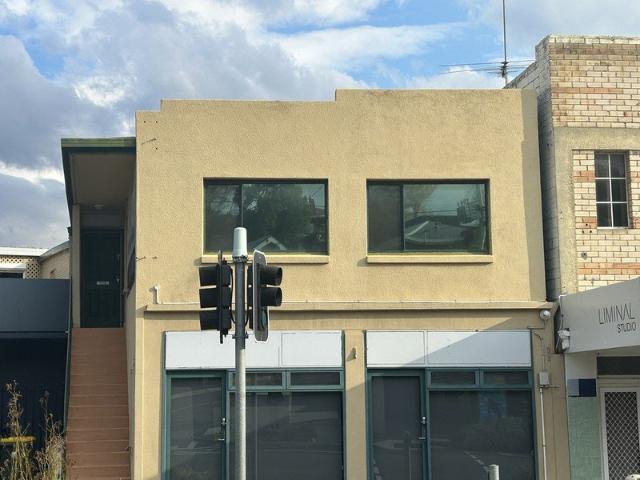 Top floor unit Great location