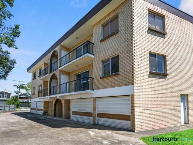 Top Floor Unit in The Heart of Bulimba