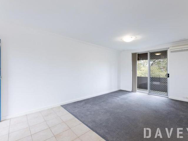 Top Floor unit in the PERFECT location!