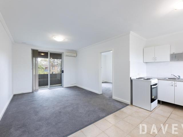 Top Floor unit in the PERFECT location!