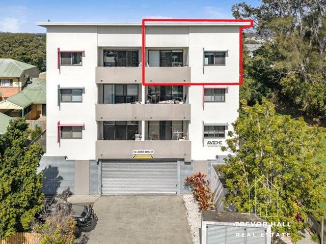 Top Floor Unit Location, Lift, Lifestyle!
