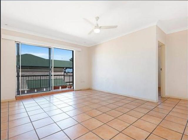 Top floor unit Rosalie