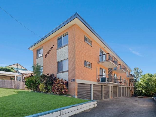 Top floor unit Rosalie
