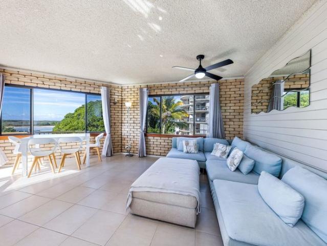 Top Floor Unit Stunning Views!