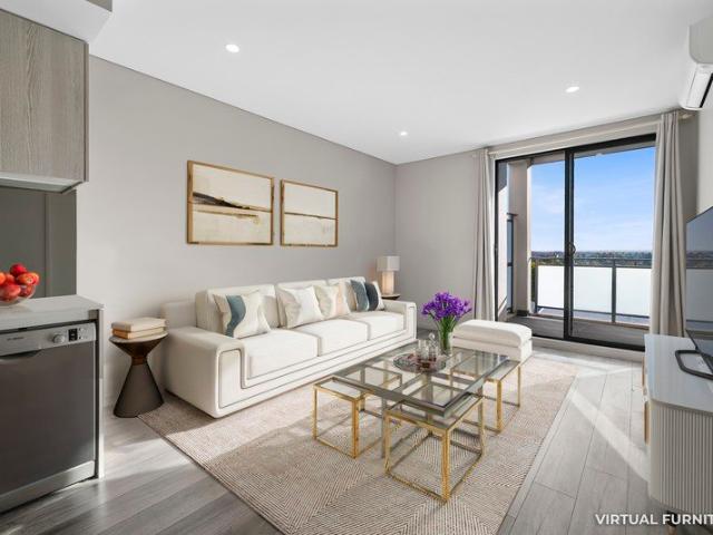 Top Floor Ultra Modern Apartment with District Views