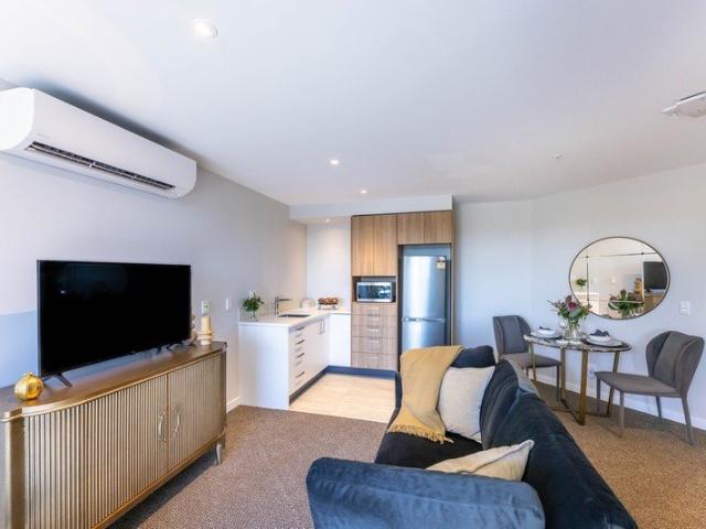 Top Floor Views to the Dandenong Ranges