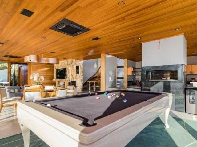 Top house
