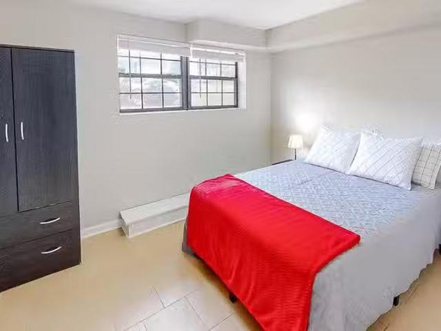 Top Host Beautiful & Modern Lithonia House. Close to Green Are.
