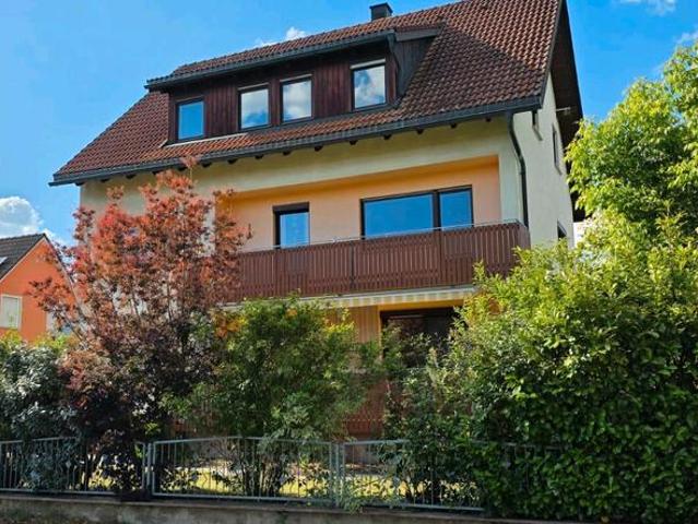 TOP Haus Mehrfamilienhaus mit großem eingezäunten Garten